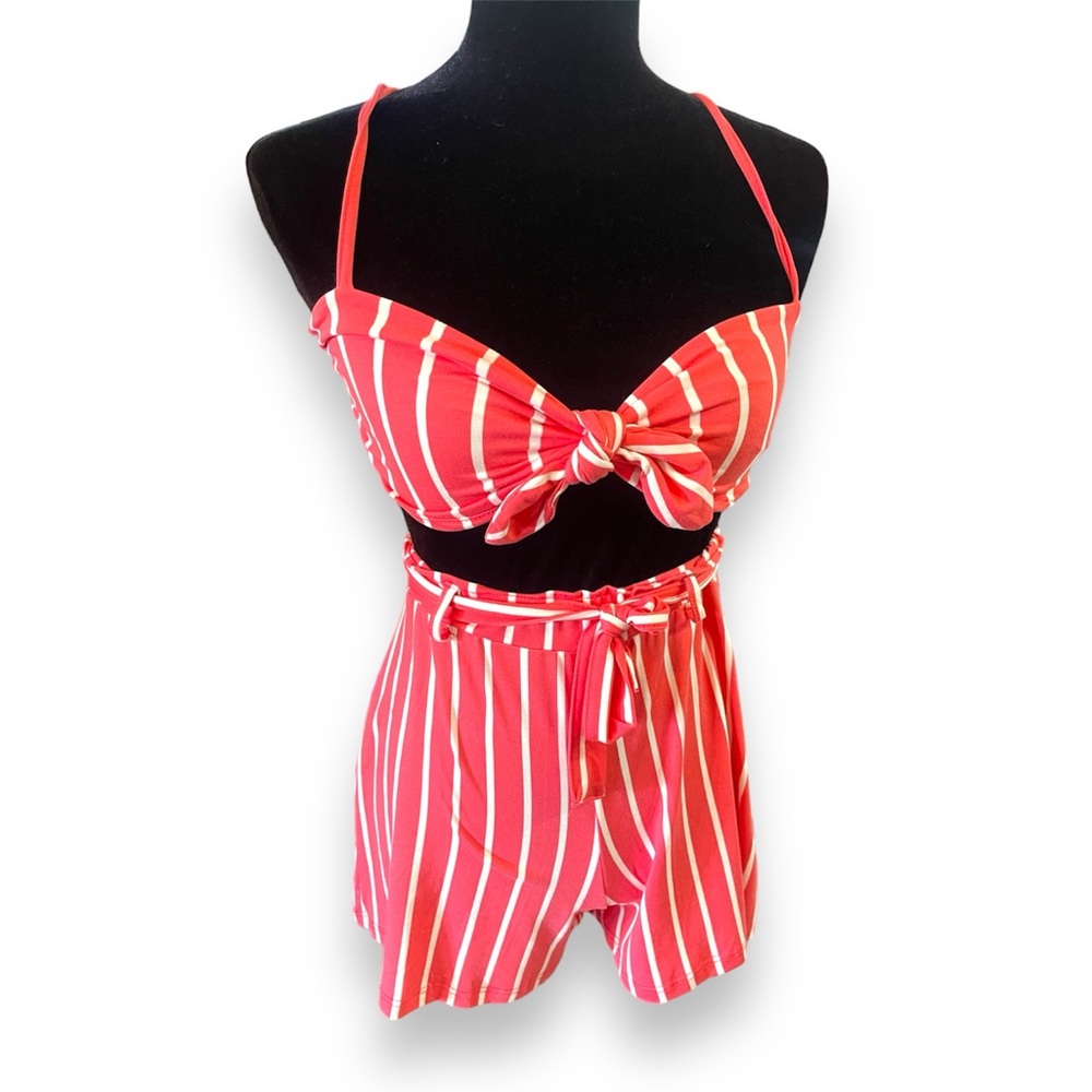 NWT 2pc Capella Set Medium